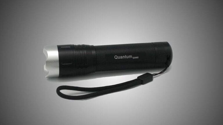 Linterna Tactica policia led 200 lumens QUANTUM Q200S